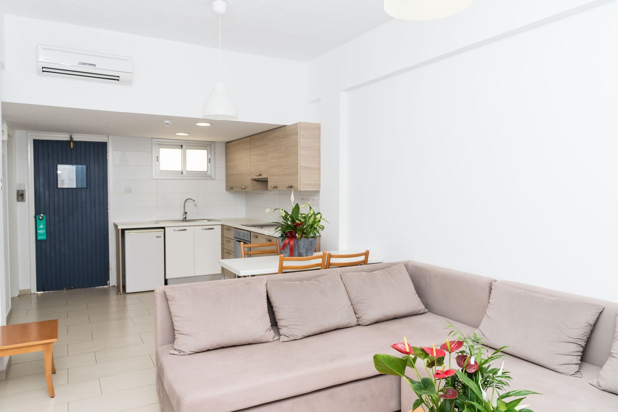 Ferienwohnung Helios 2 Paphos Exterior foto