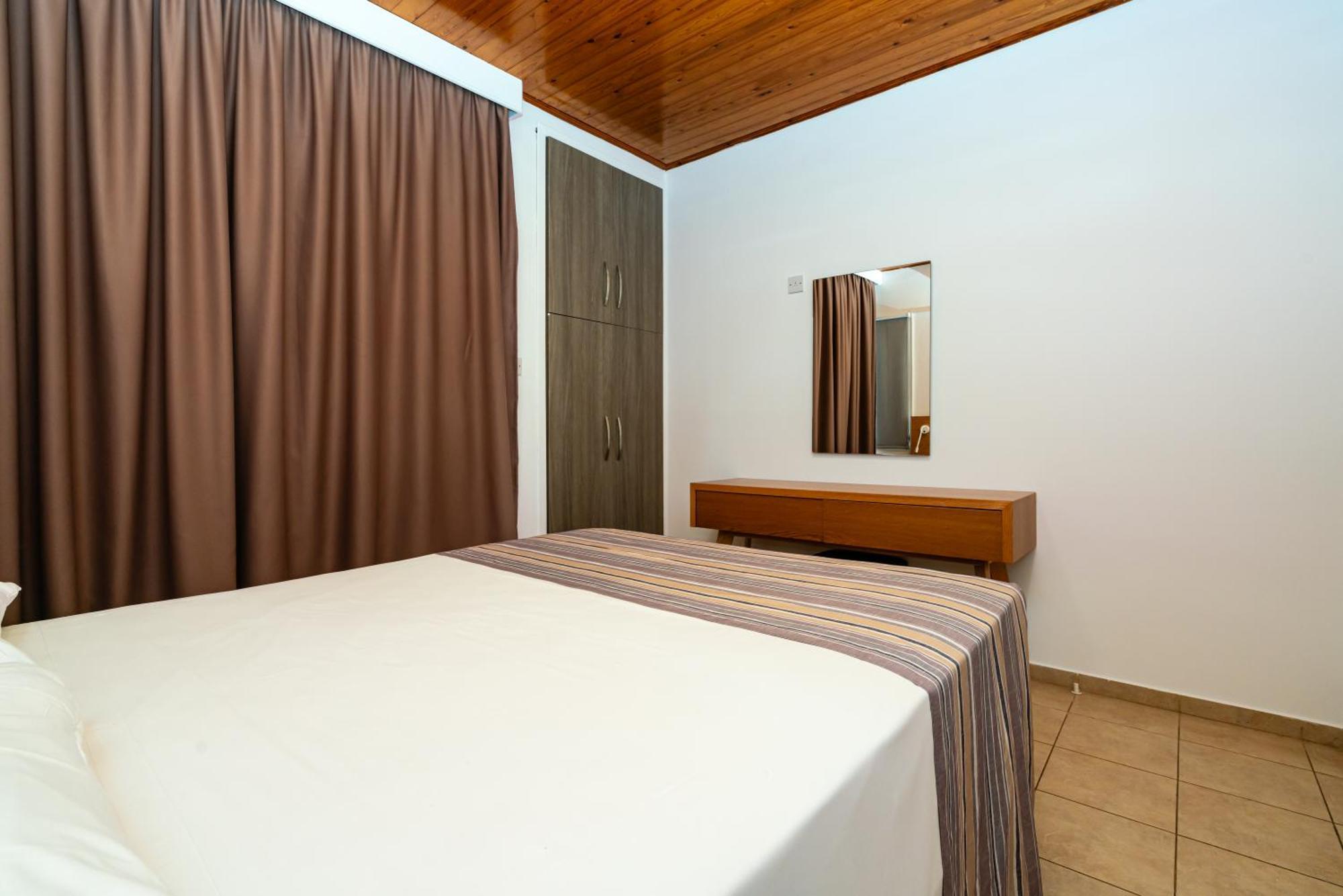Ferienwohnung Helios 2 Paphos Exterior foto